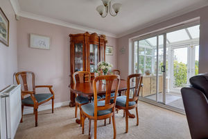 Lounge/Diner- click for photo gallery